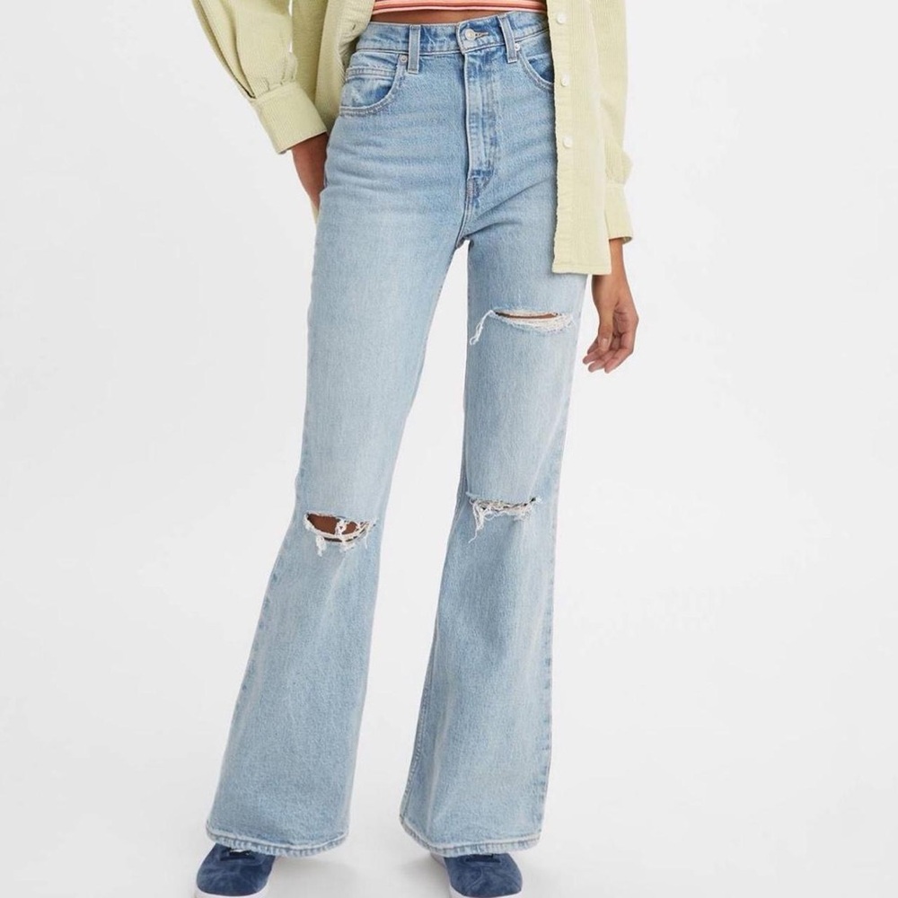 Levi's Premium 70s High-Flare Women’s Jeans in color You and I - Picture 2 of 14